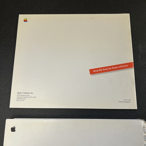 Guida utente Apple Macintosh vintage per desktop per iniziare e visualizzare libri - Foto 6 di 7