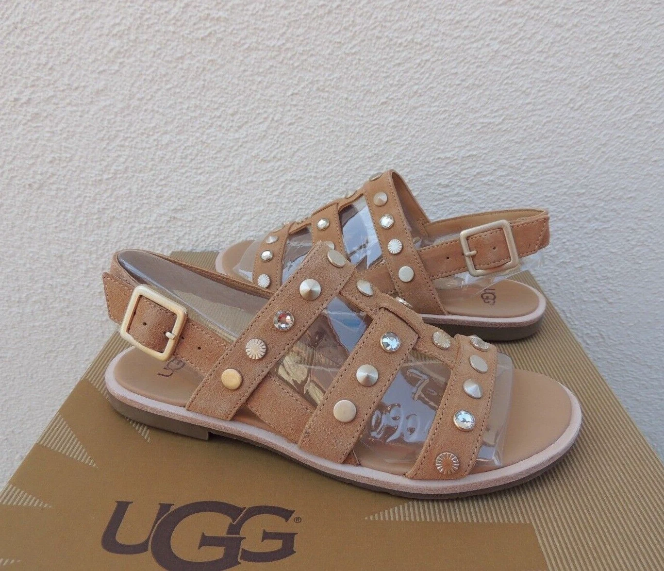 SANDALI GLADIATORE UGG LATTE ZARIAH BORCHIATI BLING DONNA US 9 5 EUR 40 5 ~NUOVI CON SCATOLA