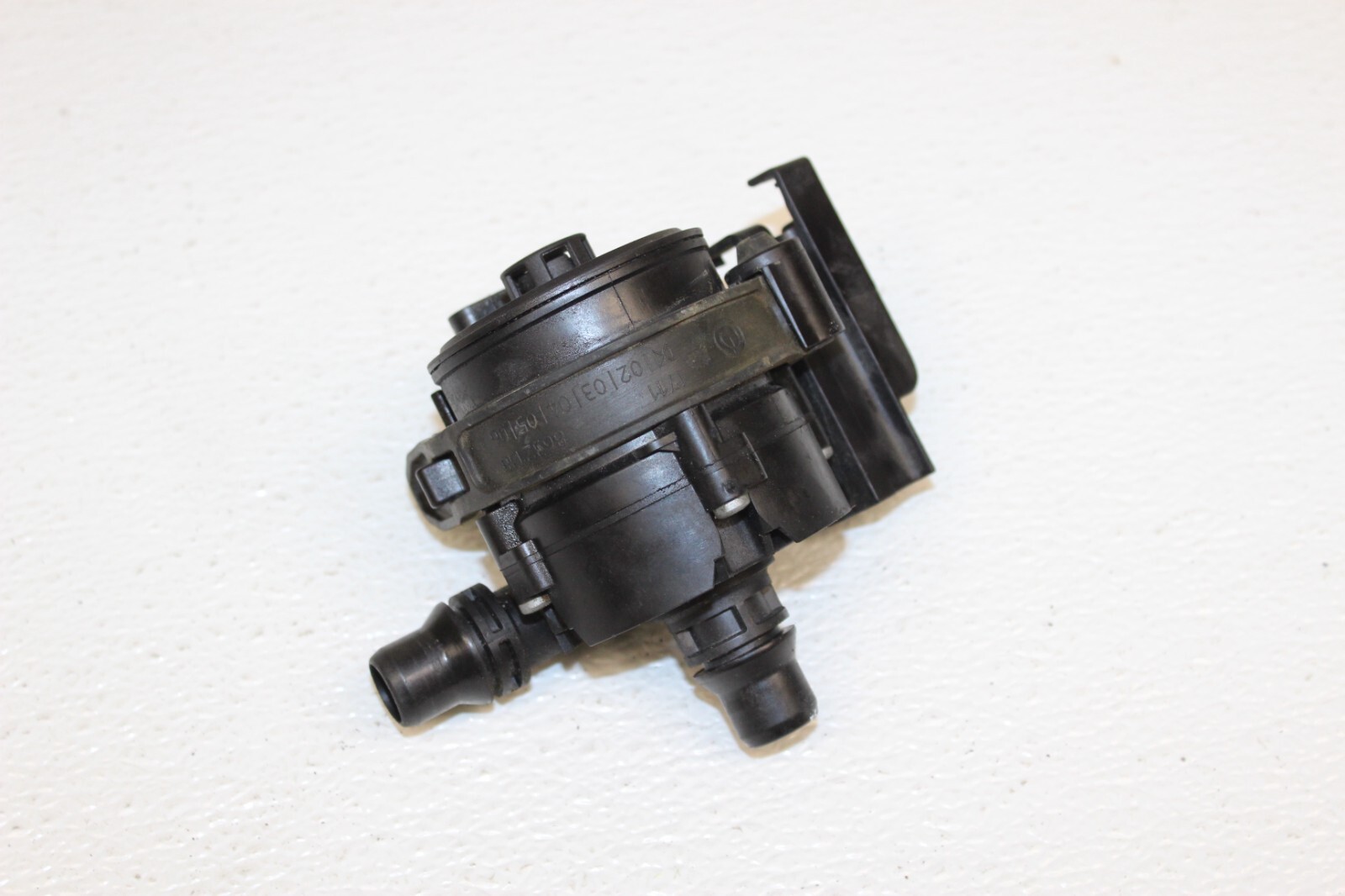Auxiliary Electric Coolant Water Pump N63R OEM BMW G12 G30 750i 2016 ...