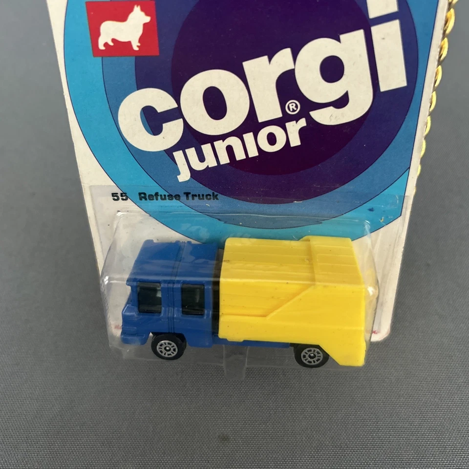 Vintage Corgi Junior 1/64 Scale #55 Refuse Truck Unpunched Purple Card NIB - Image 3 of 4