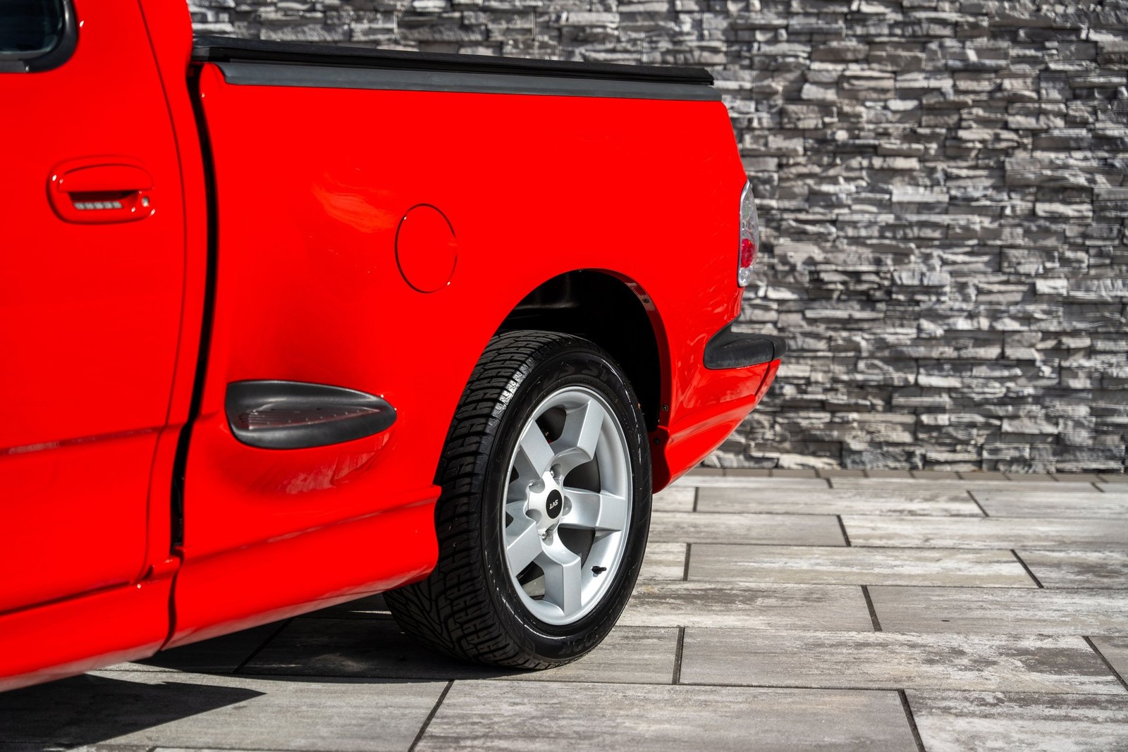 2002 Ford F-150 Reg Cab Flareside 120" Lightning