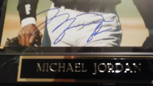 Michael Jordan White Sox Autographed Mounted Photo - Picture 2 of 12