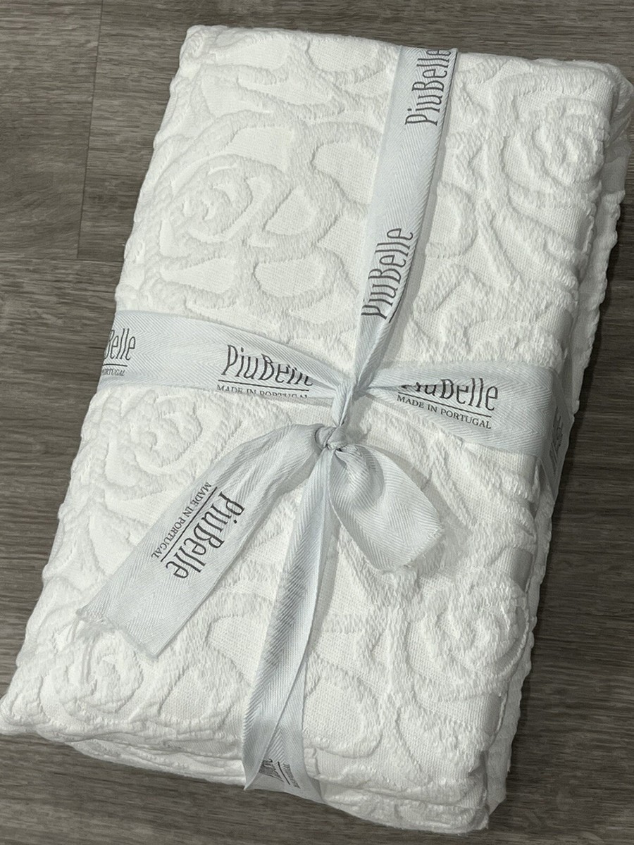 PiuBelle Portugal QUEEN Textured Woven Roses Quilt Coverlet White