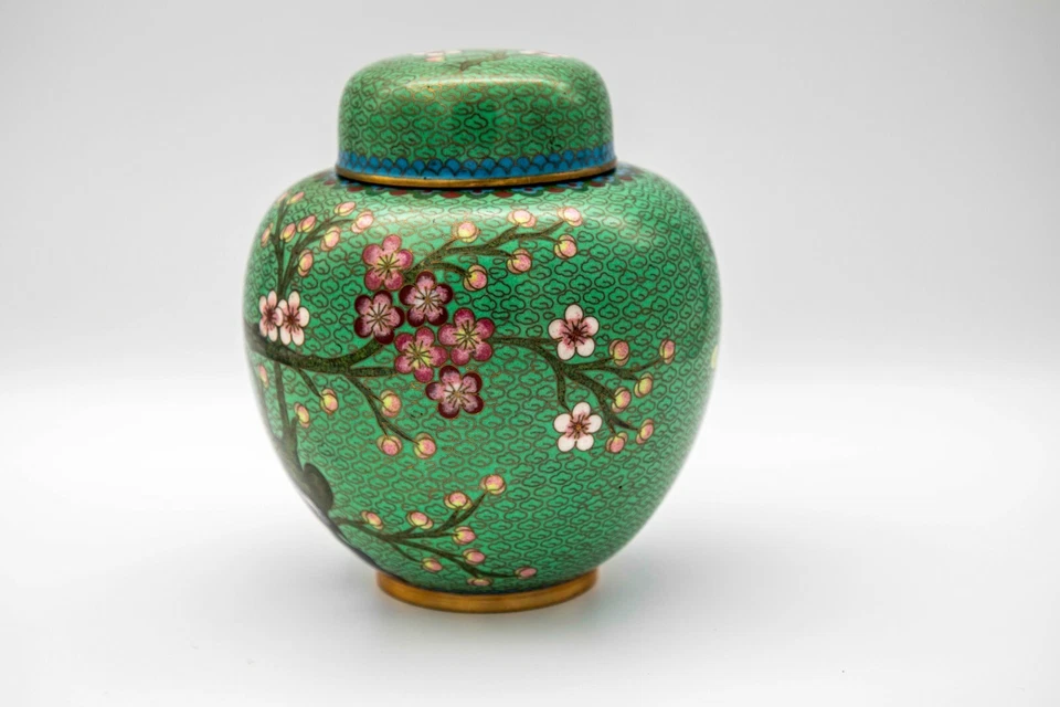 Antigua urna/potiche cubierta olla anillo latón chino superior.   Foto 2 de 3