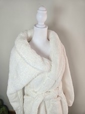 New w/o Tags Women's White Plush Bath Robe
