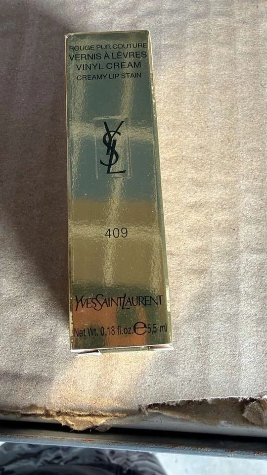 Crema de vinilo YSL Yves Saint Laurent - # 409 Burgundy Vibes - 0,18 oz. - En caja Foto 2 de 4