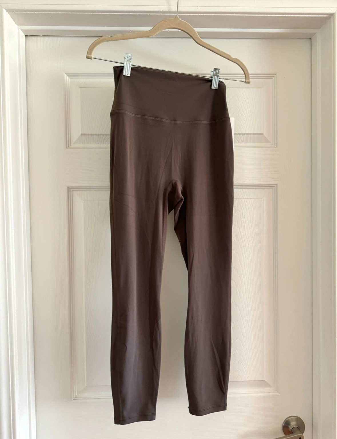 ALO Yoga Caffe Mocha Leggings Size XL 10 High-Waisted Workout Pants-image