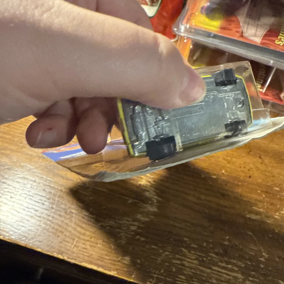 Tarjeta Hot Wheels Pontiac Fiero 2m4 # 463 de Mattel Foto 3 de 4