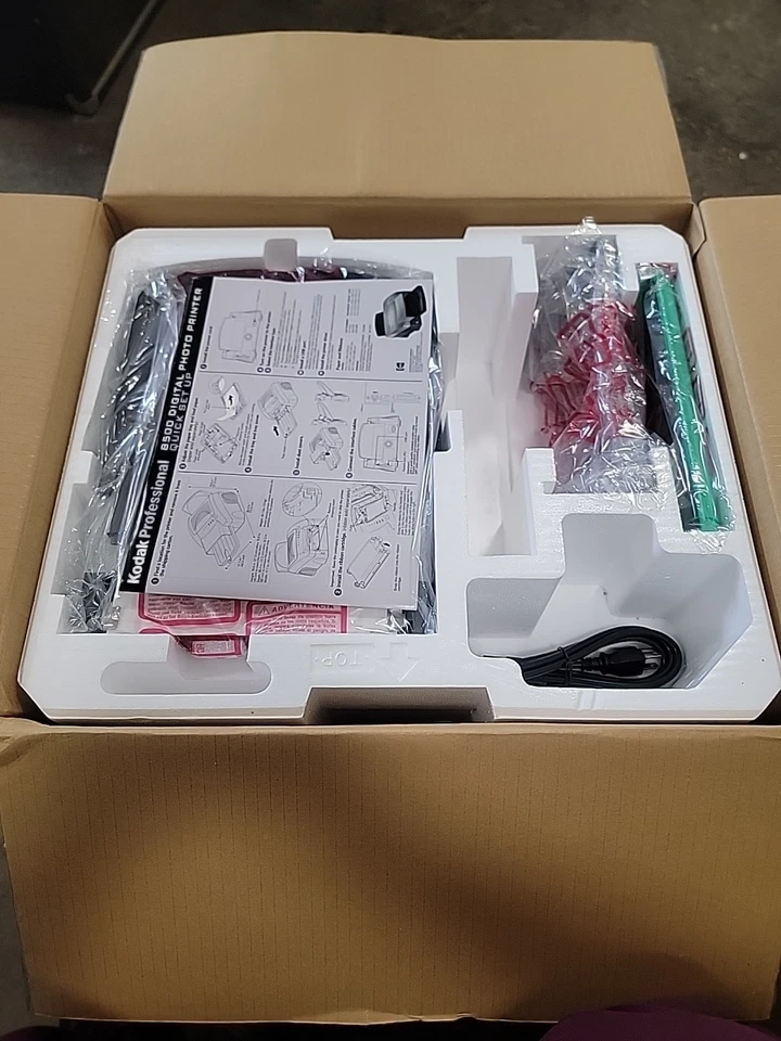 KODAK PROFESSIONAL 8500 DIGITAL PHOTO PRINTER - Image 2 of 4