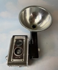 VINTAGE EASTMAN KODAK DUAFLEX IV CAMERA, FLASH OUTFIT