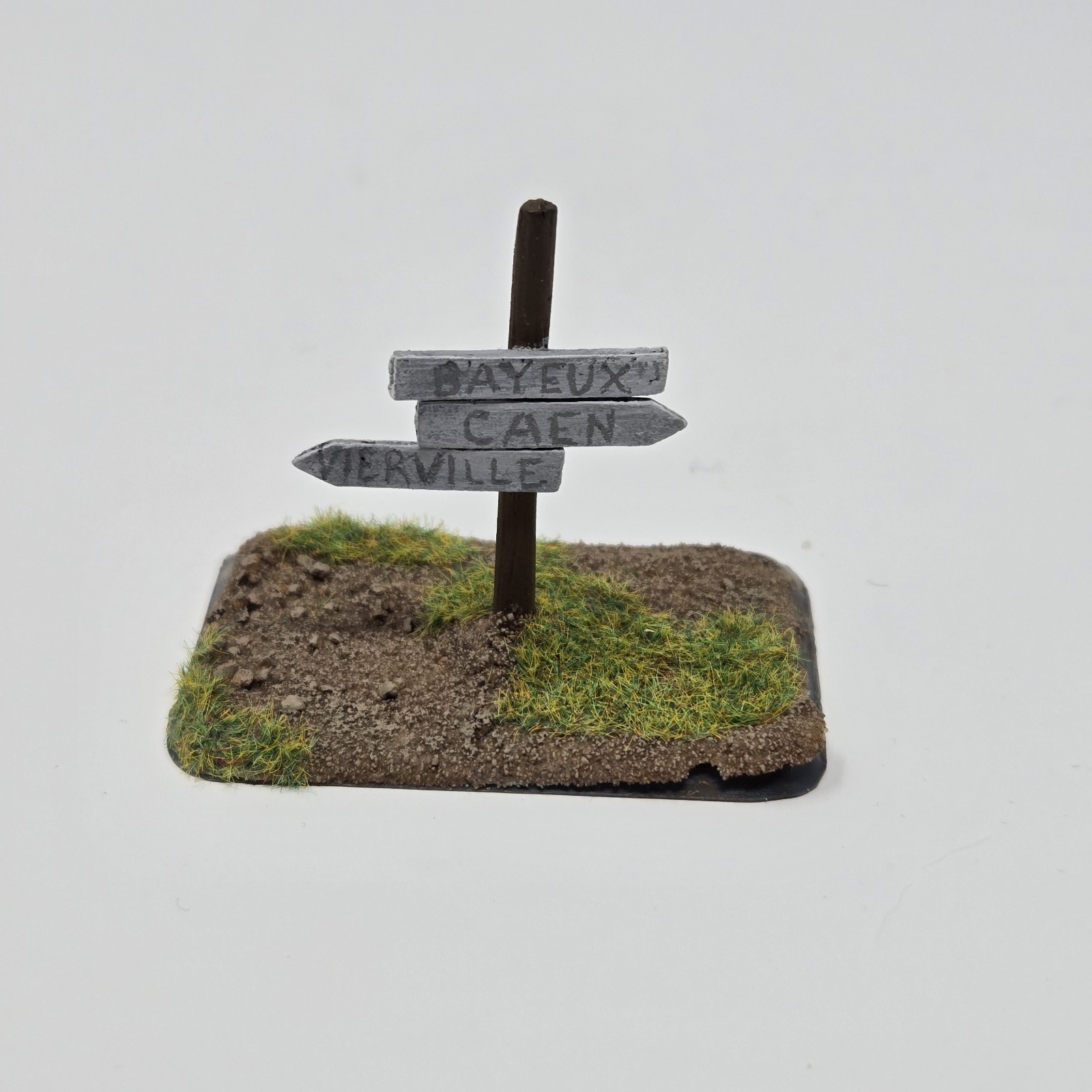 Battlefront Flames of War Telegraph Poles and Sign Post (XX703) Painted Rare OOP