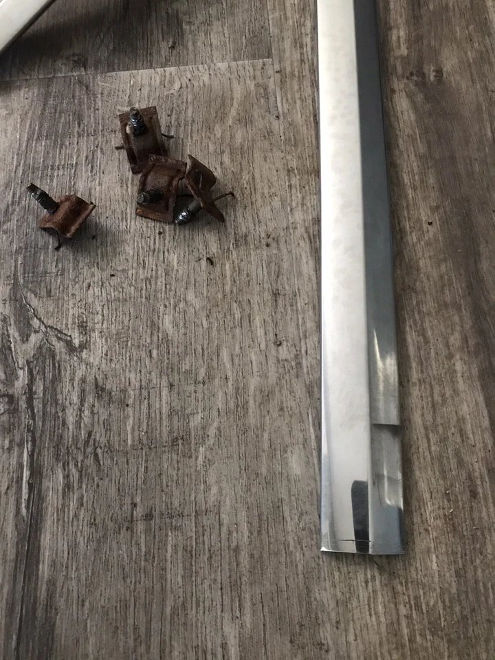 Oldsmobile Vista Cruiser Chevelle 1964 1965 1966 1967 puerta trasera moldura techo Foto 2 de 4