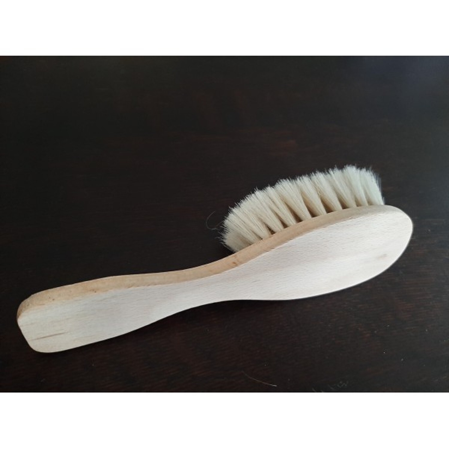 Brosse à bébé Starmann en poils de chèvre pour le rituel apaisant du bain du soir