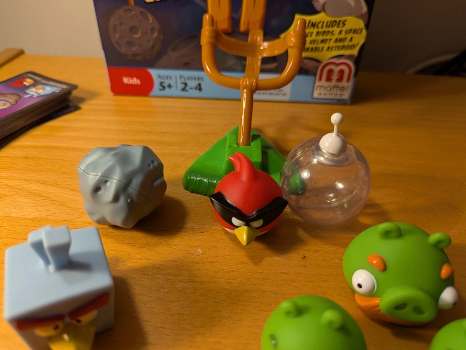 Mattel Angry Birds Space Game 2012 COMPLETE – All Pieces, Cards & Instructions - Image 2 of 4