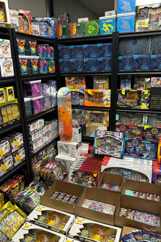 NEW COLLECTION IS HERE!! $1 STARTING NEW $500K+ SEALED POKEMON SPICE! 🔥🔥