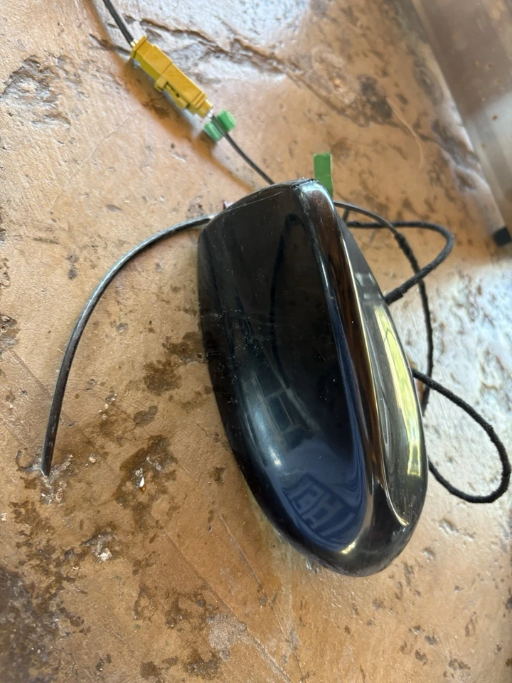 ALFA ROMEO STELVIO 2017-2019 TECHO SUPERIOR RADIO AM FM ANTENA ALETA DE TIBURÓN OEM Foto 2 de 4