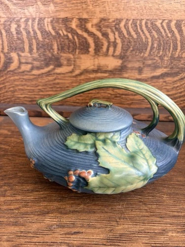 Roseville Pottery  C 1941 Bushberry Teapot w Lid 2-7 Slight Restoration Needed