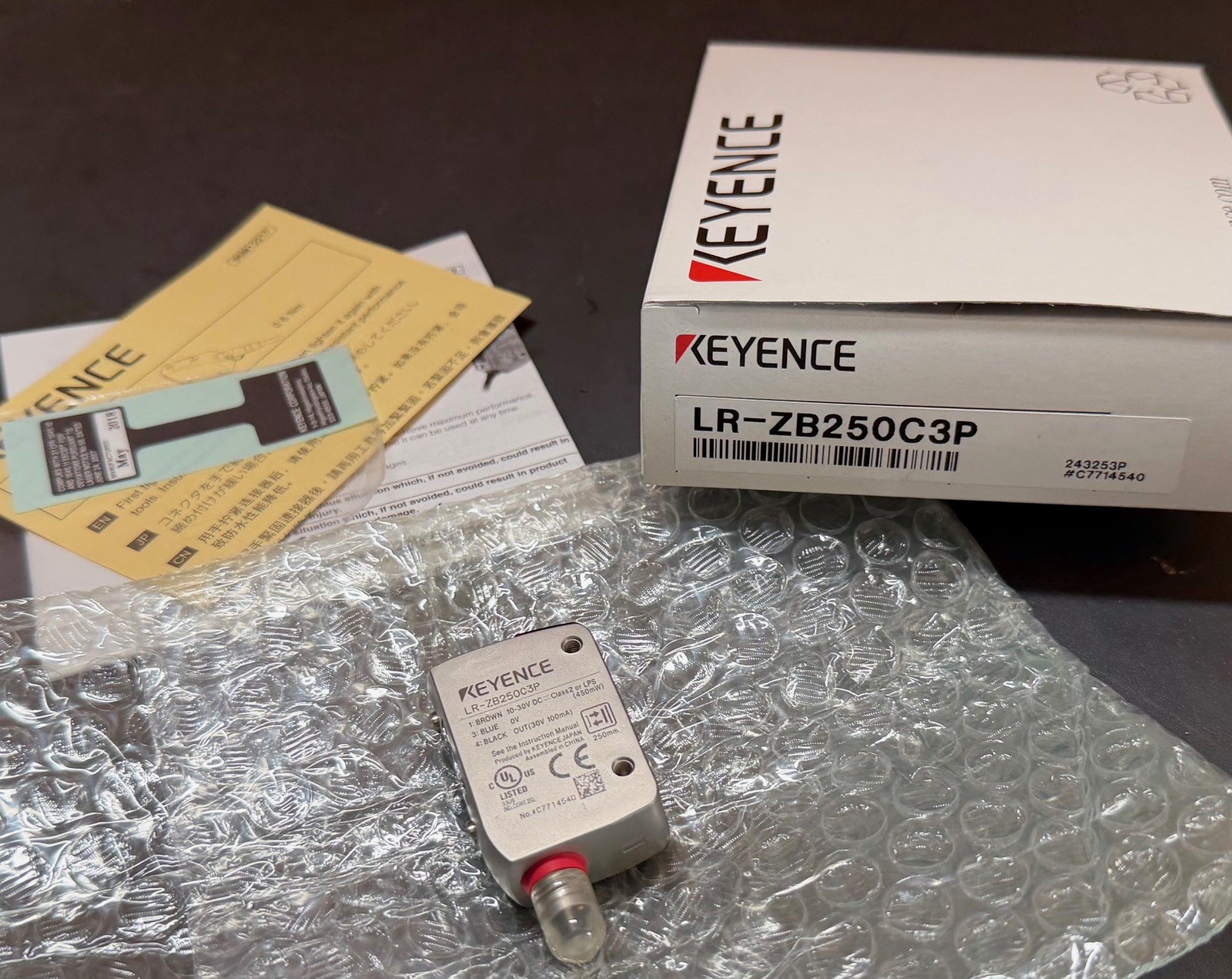 Keyence LR-ZB250C3P Laser Sensor Reflexlichttaster CMOS 250mm PNP M8