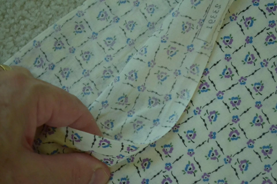 Edredón de algodón reproducción años 30 18" largo, azul y lavanda, Windham M5403 Foto 4 de 4