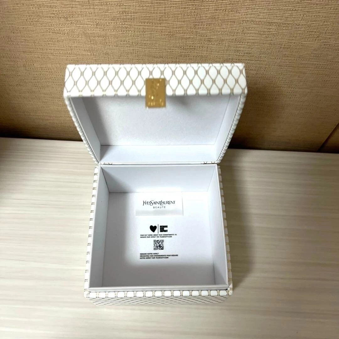 SAINT LAURENT (YSL) Yves Saint Laurent Vanity Cassapanca Natalizia Quantità Limitata L120xH80xP120mm Nuova