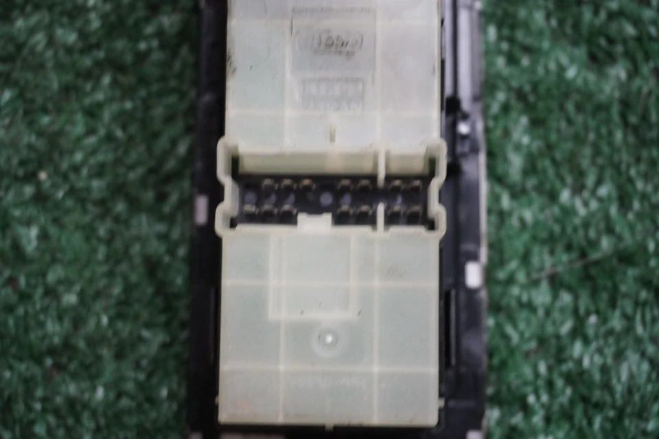 2010 2011 2012 2013 NISSAN MURANO DRIVER SIDE LEFT Window Switch OEM 254011AA0A - Image 4 of 4