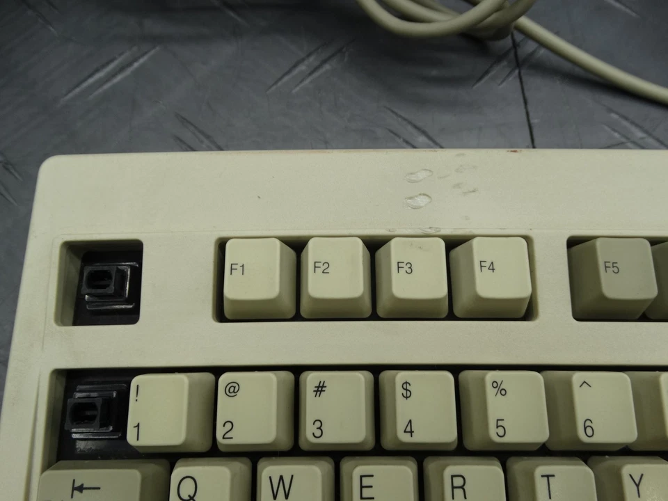Compaq Mechanical Keyboard Beige Mainframe Collection RT101 Vintage Missing Keys - Image 3 of 4