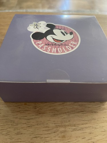 Disney Annual Passholder Wooden Coaster Set Minnie Mouse Set of 4 WDW Epcot NEW - Picture 2 of 3
