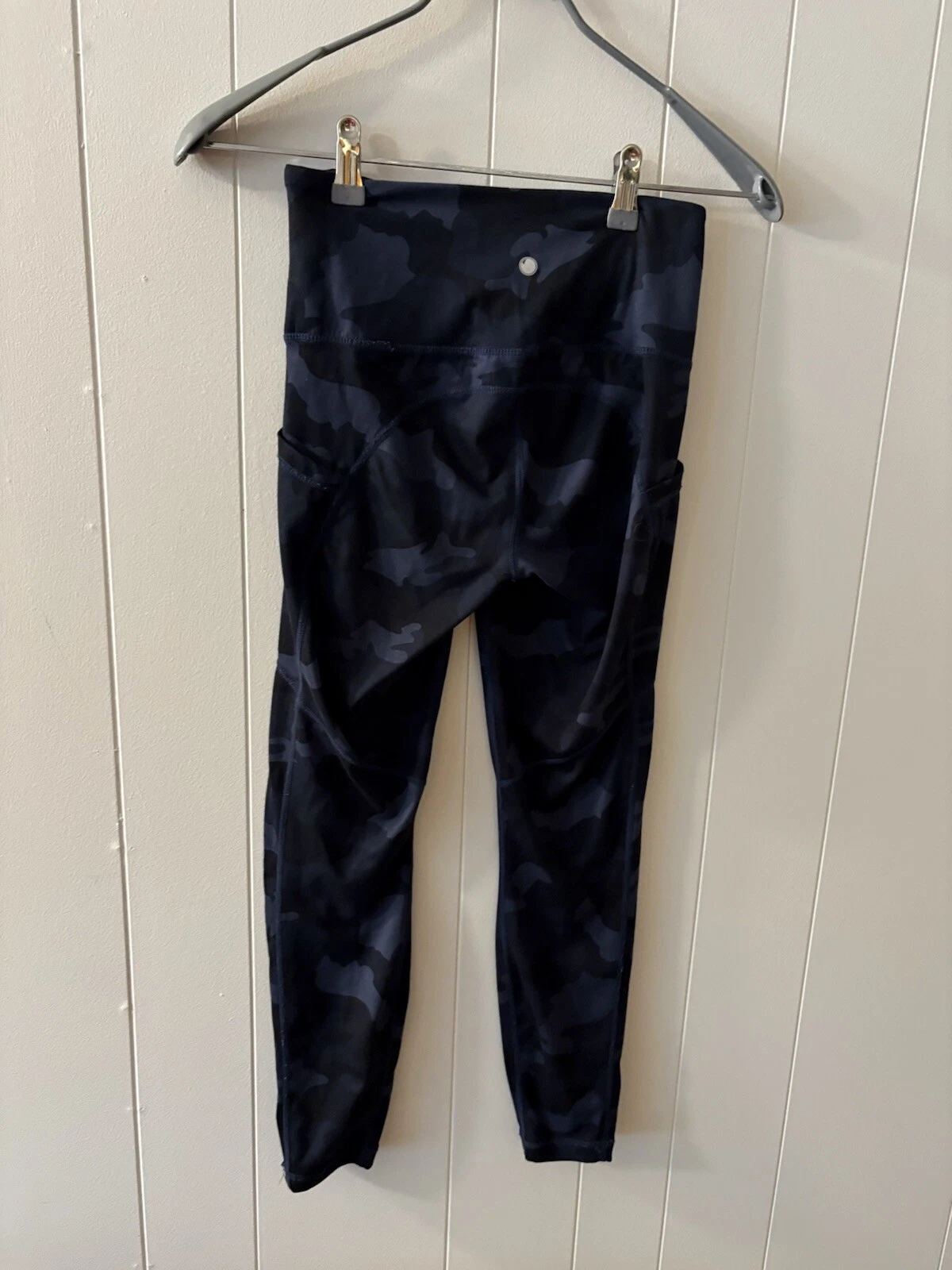 yogalicious lux camoflauge with pockets euc d3 leggings
