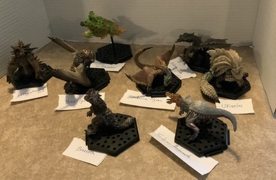 Lot of 8 Capcom Monster Hunter Figure Builders w/ Interlocking Hexagon Stands