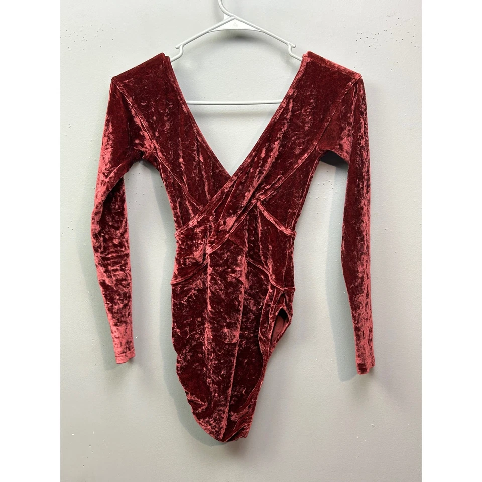 Body Huit 8 Terciopelo Borgoña Vino Rojo Textura Aplastada EE. UU. M Manga Larga Foto 2 de 4