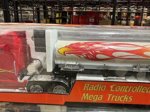 1:14 Scale R/C Big Ideas Marketing Tractor Trucks - Picture 3 of 6