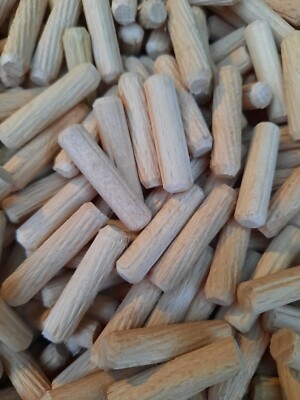 100 Holzdübel Buche 8x35 mm Riffeldübel