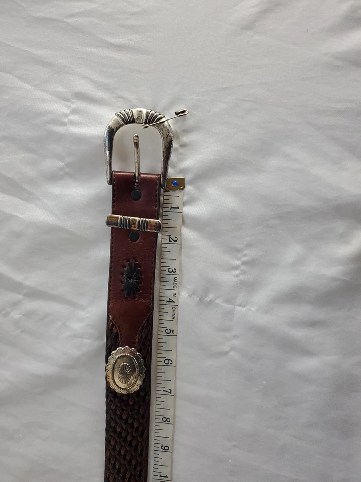 Cinturón bohemio occidental trenzado con hebilla plateada de cuero marrón vintage talla pequeña Foto 4 de 4