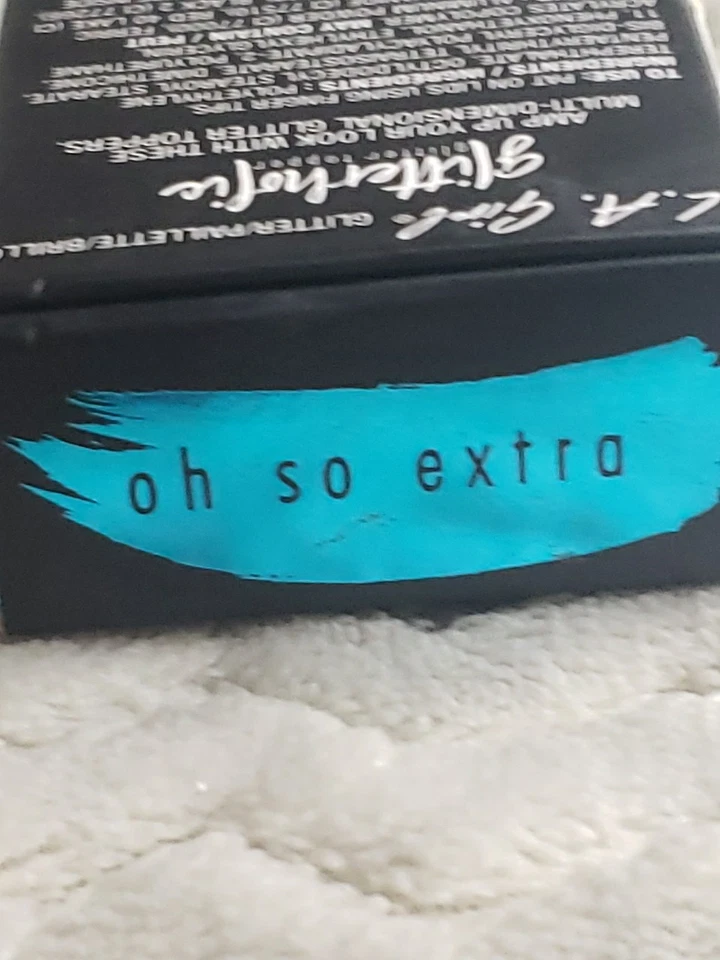 LA Girl Glitterholic Glitter Topper Eyeshadow Oh So Extra GGP456 0.04 oz - Image 4 of 4