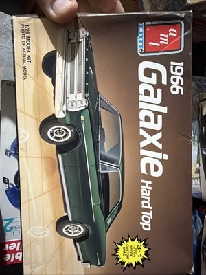 AMT 1966 Ford Galaxie Hardtop 1/25 Model Kit 1986 3 in 1 Unbuilt Sealed Parts
