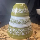 Vintage Set of 3 Pyrex Green White Crazy Daisy Mixing Bowls 401-403