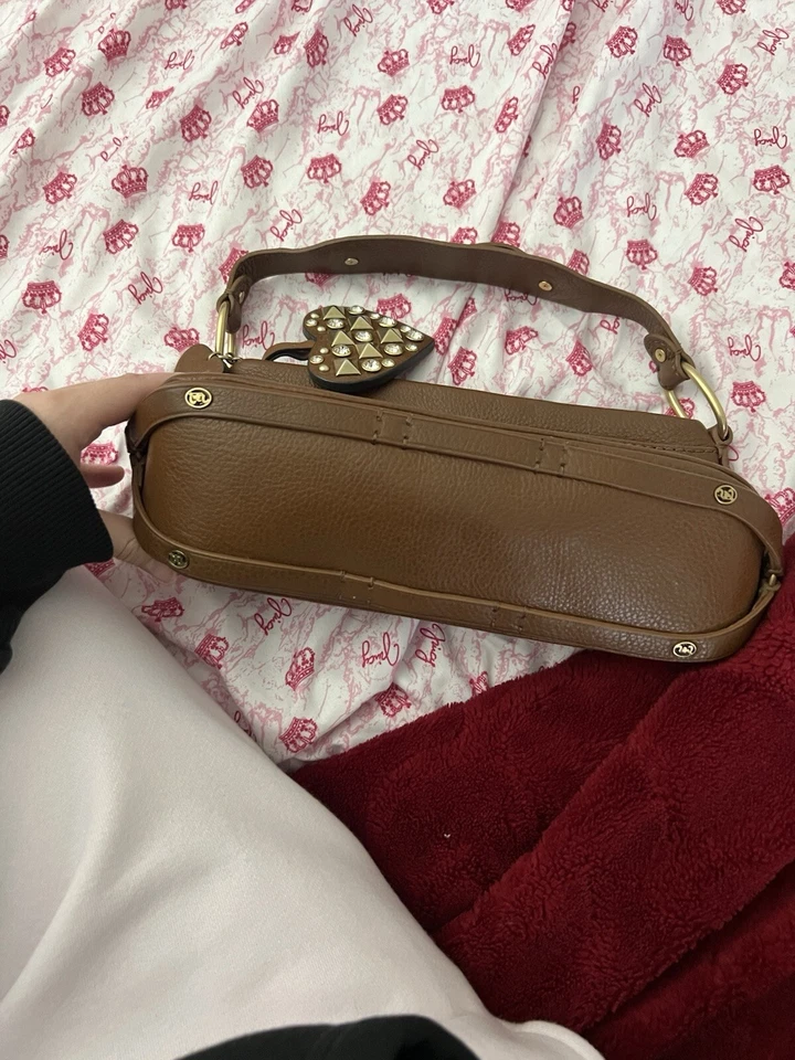 Bolso de Mano JUICY COUTURE Cuero Marrón Guijarro Tachonado Estrás Corazón Baguette Foto 3 de 4