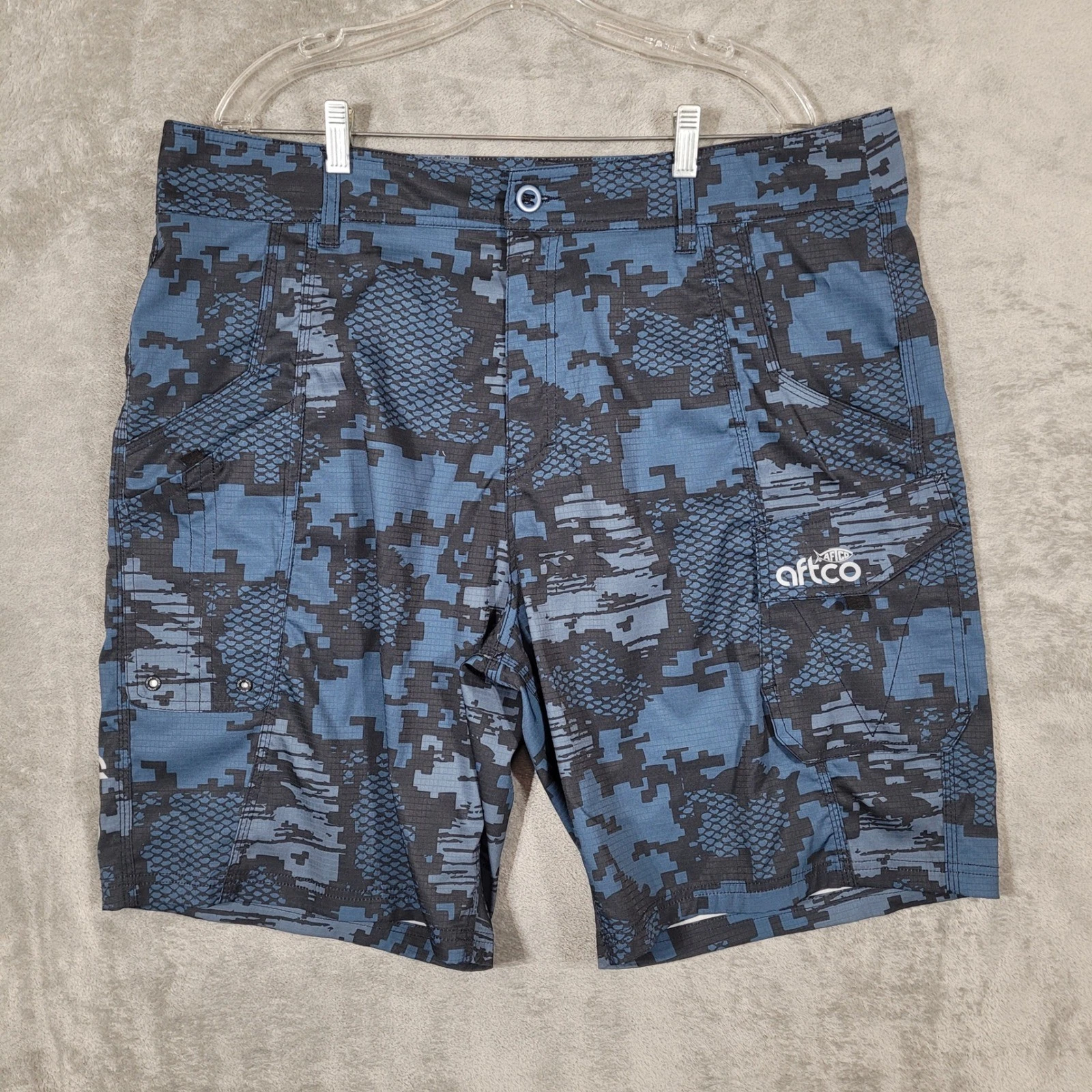 AFTCO Fishing Shorts Men 40 Blue Digital Camo Performance Cargo Boardshort
Opens in a new window or 
