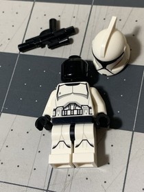 Lego SW0596 SW0910 Clone Trooper Lot Of 2 Santa Hat Minifigures Fast Shipping