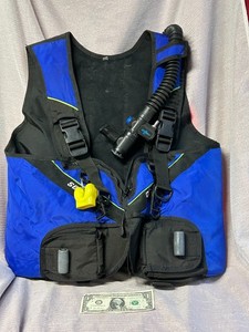 SeaQuest  Scuba Diving BCD Buoyancy Control Device  Size Large Blue / Black