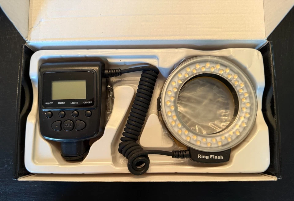 Neewer RF-550 Macro LED Ring Flash w/ LCD Display Screen Adapter Rings - NEW - Image 2 of 3