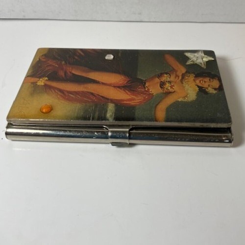Vintage silberfarbenes Zigarettenetui mit Pin Up Hula Girl Bild auf Vorderseite - Bild 9 von 10