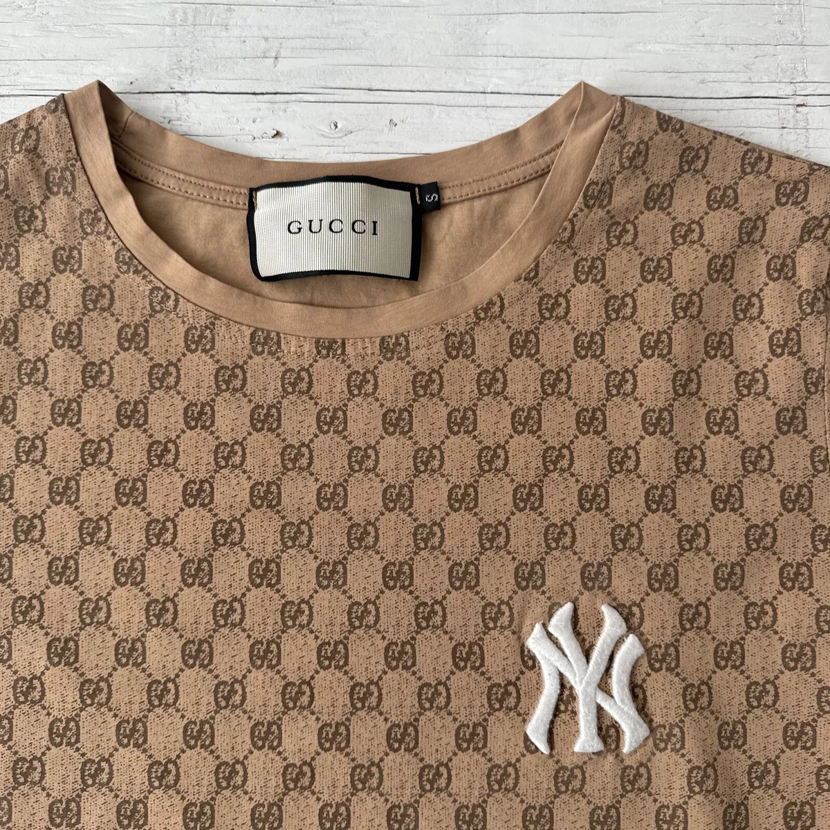 Rare! GUCCI NY New York Yankee MLB logo embroidered Women’s Shirt Size Small