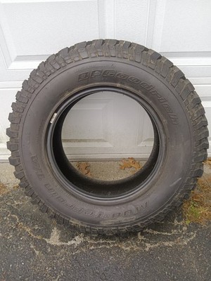 ONE (1) *LIKE NEW* BF Goodrich Mud-Terrain T/A KM LT255/75R17 Tire