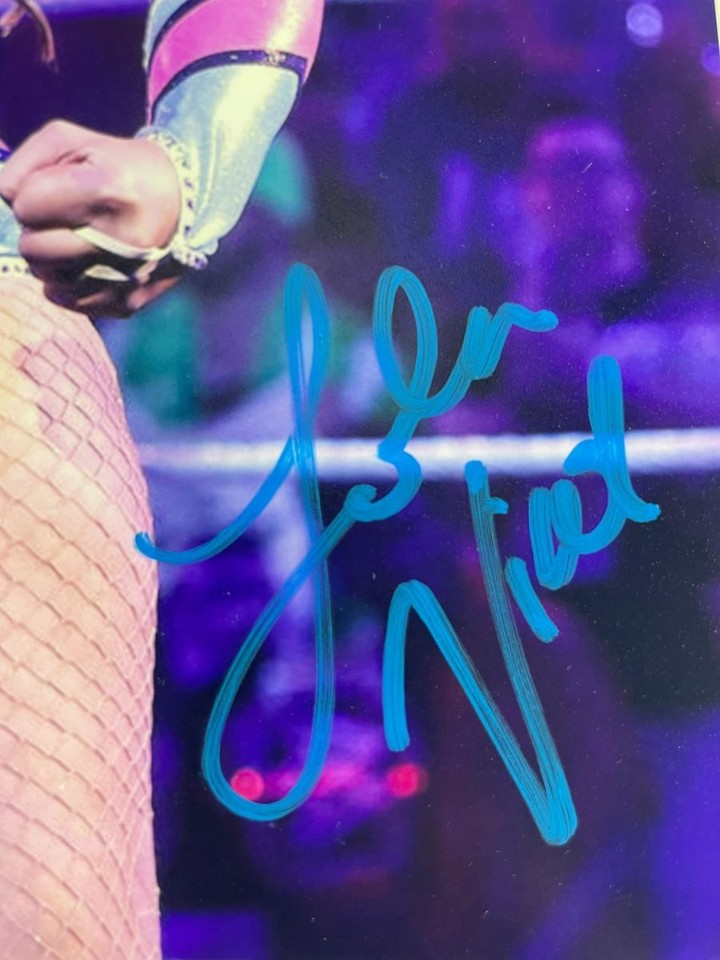 Photo 8x10 signée Lola Vice WWE NXT lutte professionnelle dédicacée JSA