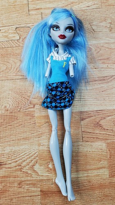 #ad Monster High Ghoulia Yelps Doll Missing Hands $24.00