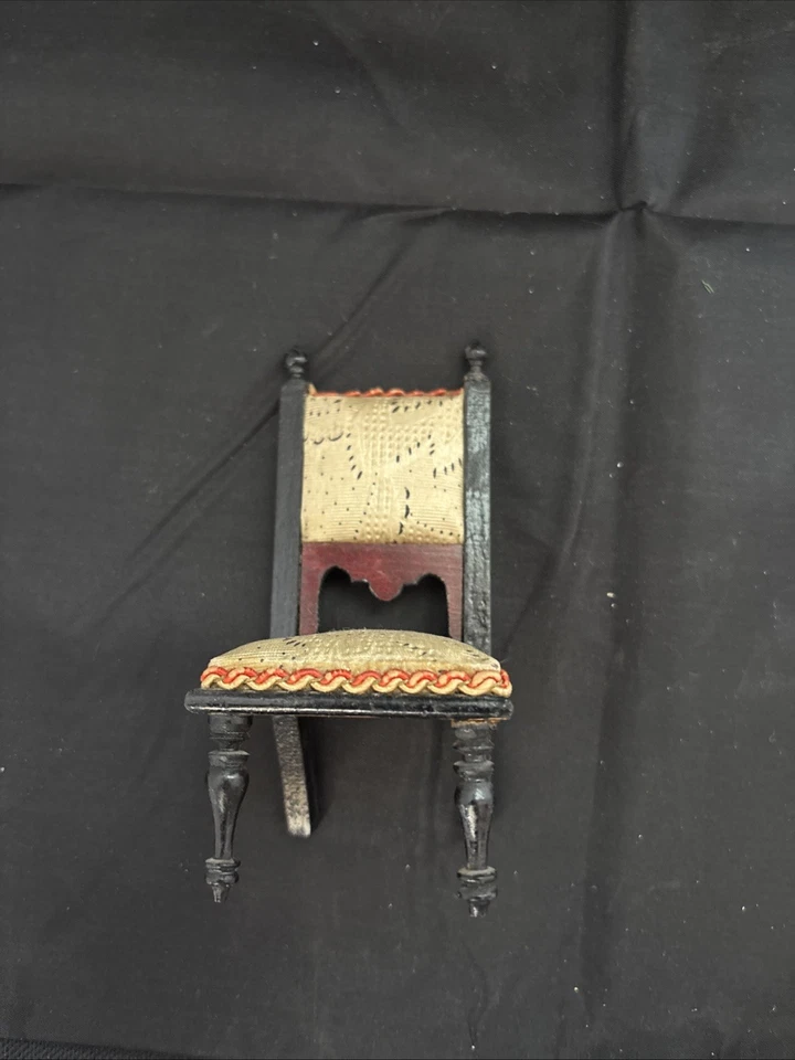 Лот антикварных немецких деревянных и тканевых стульев бидермейер + миниатюра кукольного домика - Изображение 4 из 4