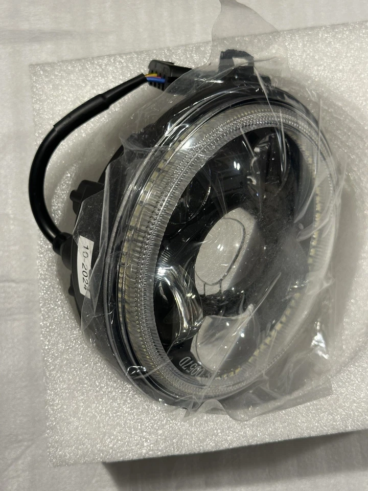 Advanblack 5-3/4” LED Headlight For Harley ST Fairings - Image 3 of 4