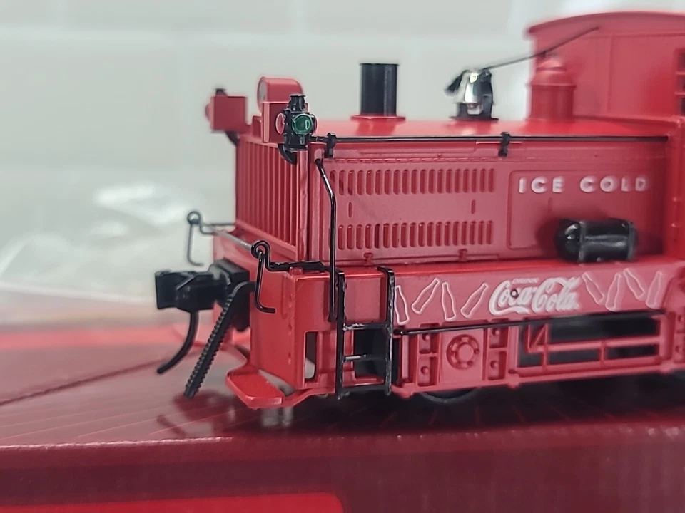 New K-Line O Gauge K2630-08 Coca-Cola Plymouth Diesel Yard Switcher Nib Coke  - Image 4 of 4