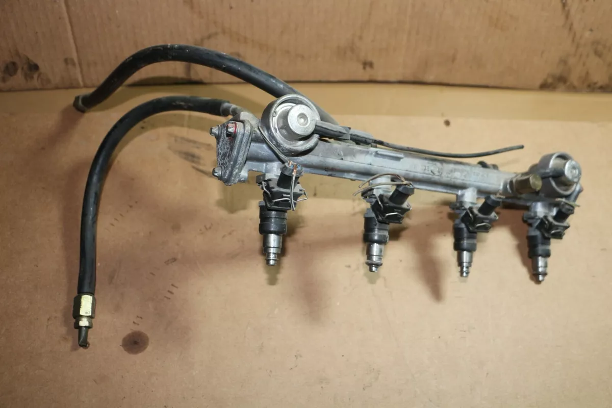ORIGINAL Mercedes Benz C200 C180 W202 W124 M111 Einspritzleiste 